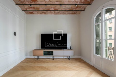 Huoneisto myytävänä Barcelona, Espanja, 5 makuuhuonetta, 128 m2 No. 192755 - kuva 10