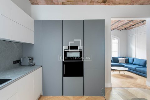 Huoneisto myytävänä Barcelona, Espanja, 5 makuuhuonetta, 128 m2 No. 192755 - kuva 4