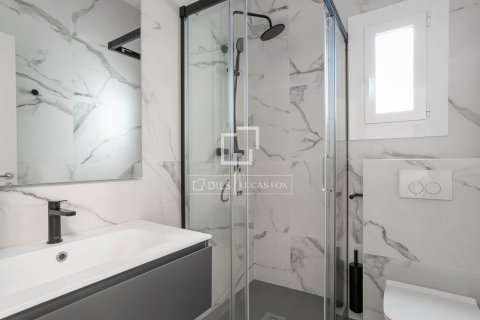 Huoneisto myytävänä Barcelona, Espanja, 5 makuuhuonetta, 128 m2 No. 192755 - kuva 24