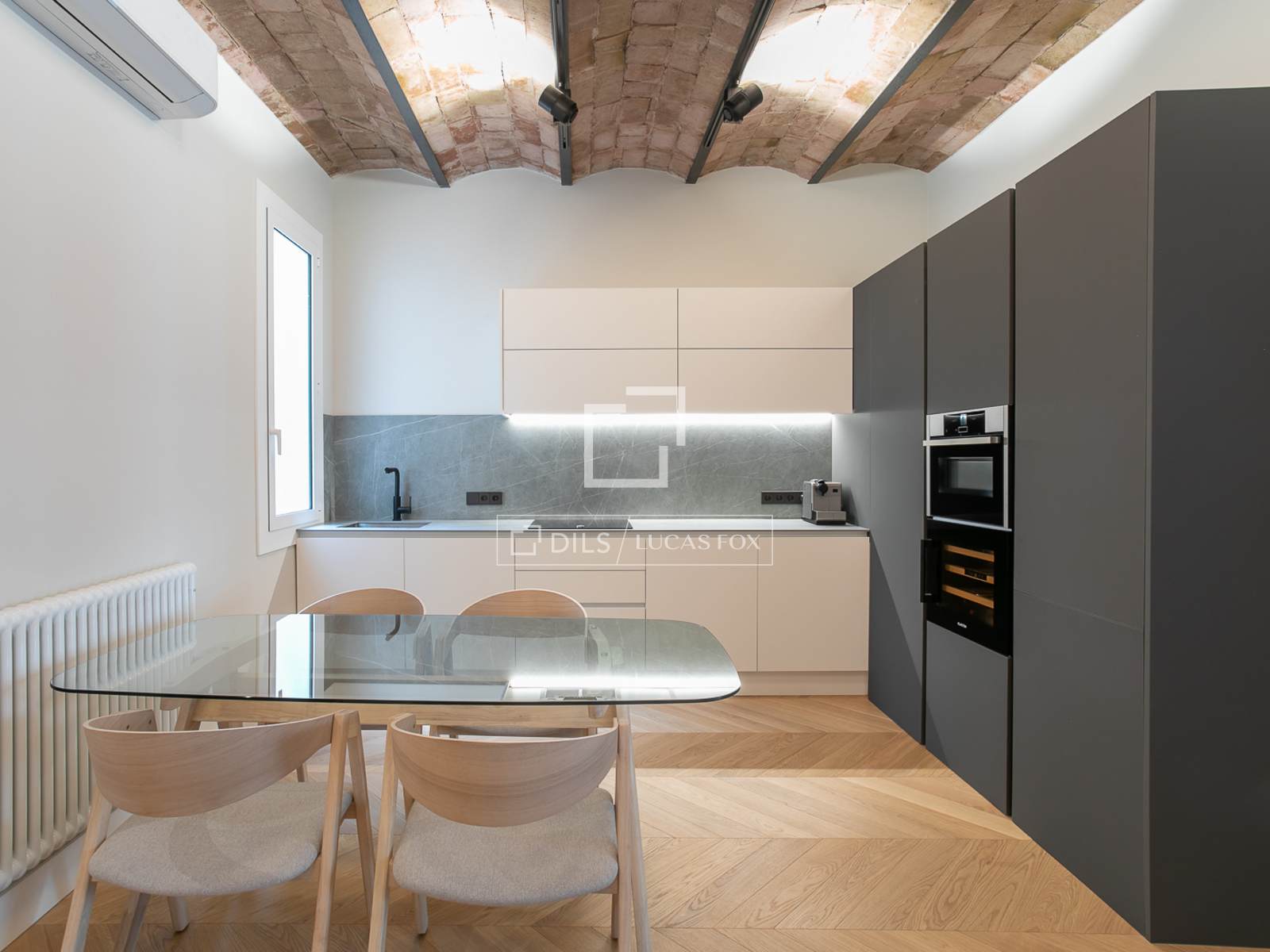Wohnung in Barcelona, Spanien 5 Schlafzimmer, 128 m2 Nr. 192755