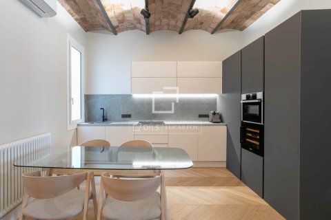 Huoneisto myytävänä Barcelona, Espanja, 5 makuuhuonetta, 128 m2 No. 192755 - kuva 6