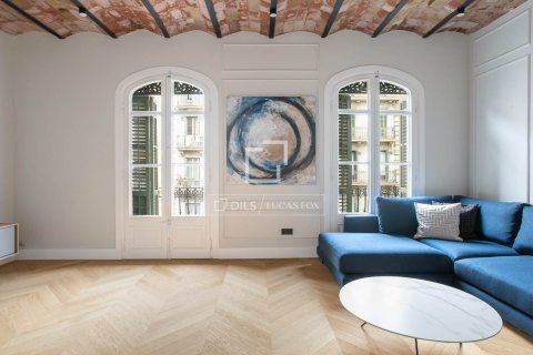 Huoneisto Barcelona, Espanja 5 makuuhuonetta, 128 m2 No. 192755