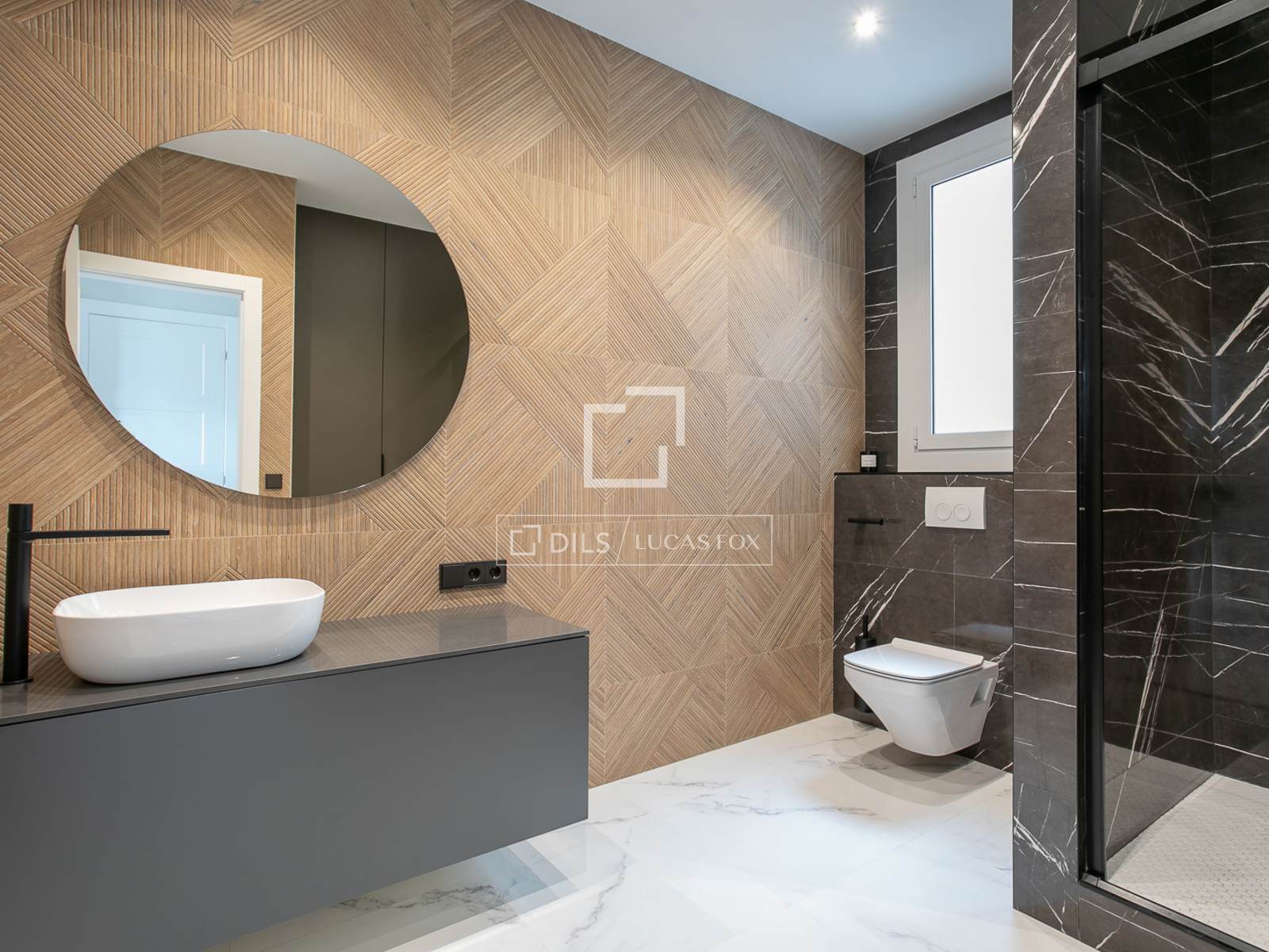 Wohnung in Barcelona, Spanien 5 Schlafzimmer, 128 m2 Nr. 192755
