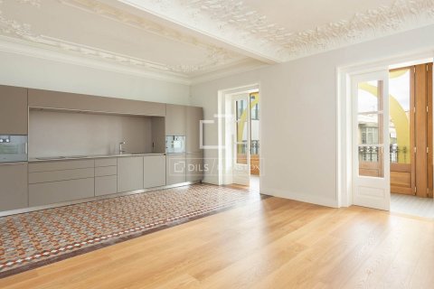 Huoneisto myytävänä Barcelona, Espanja, 2 makuuhuonetta, 127 m2 No. 192754 - kuva 4