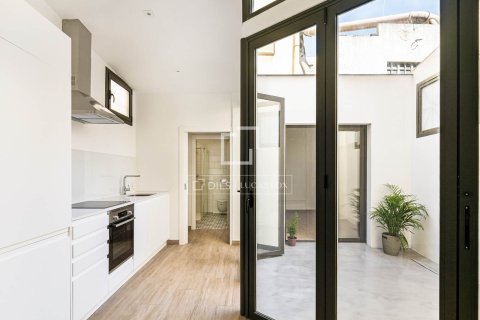 Huoneisto myytävänä Barcelona, Espanja, 2 makuuhuonetta, 97 m2 No. 192752 - kuva 17
