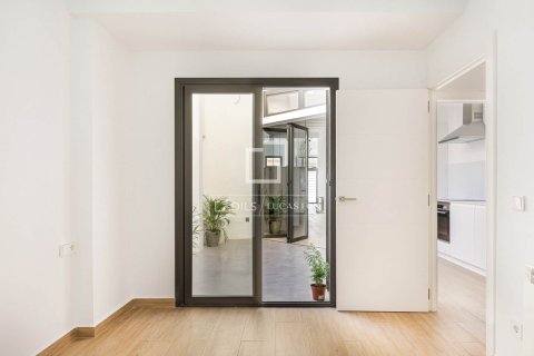 Huoneisto myytävänä Barcelona, Espanja, 2 makuuhuonetta, 97 m2 No. 192752 - kuva 7