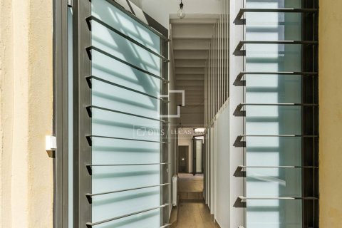 Huoneisto myytävänä Barcelona, Espanja, 2 makuuhuonetta, 97 m2 No. 192752 - kuva 23