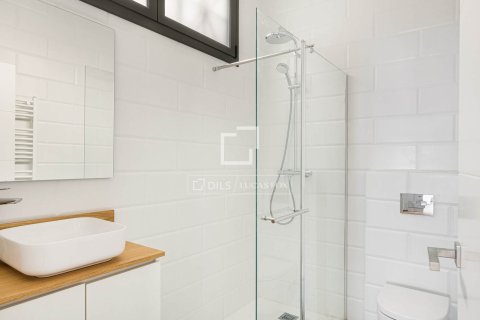 Huoneisto myytävänä Barcelona, Espanja, 2 makuuhuonetta, 97 m2 No. 192752 - kuva 21