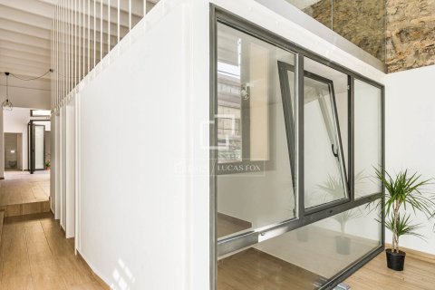 Huoneisto myytävänä Barcelona, Espanja, 2 makuuhuonetta, 97 m2 No. 192752 - kuva 25