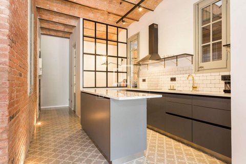 Huoneisto myytävänä Barcelona, Espanja, 2 makuuhuonetta, 78 m2 No. 192753 - kuva 2