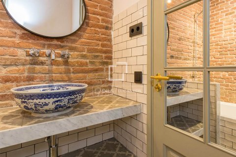 Huoneisto myytävänä Barcelona, Espanja, 2 makuuhuonetta, 78 m2 No. 192753 - kuva 12