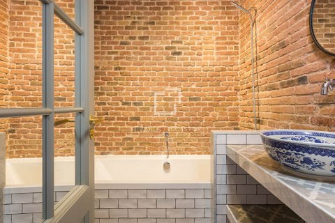 Huoneisto myytävänä Barcelona, Espanja, 2 makuuhuonetta, 78 m2 No. 192753 - kuva 9