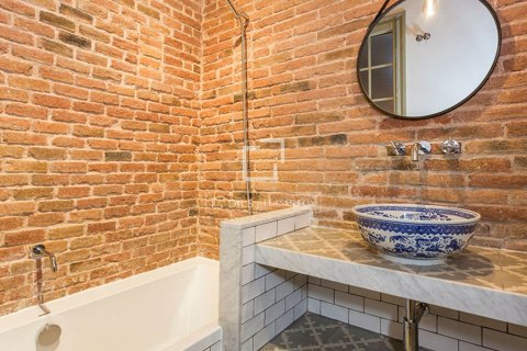Huoneisto myytävänä Barcelona, Espanja, 2 makuuhuonetta, 78 m2 No. 192753 - kuva 10