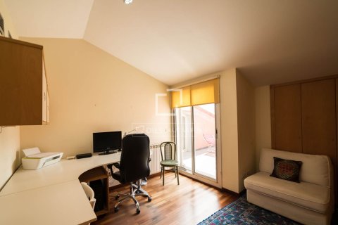 Kattohuoneisto myytävänä Castelldefels, Barcelona, Espanja, 4 makuuhuonetta, 209 m2 No. 192751 - kuva 18