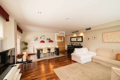 Kattohuoneisto myytävänä Castelldefels, Barcelona, Espanja, 4 makuuhuonetta, 209 m2 No. 192751 - kuva 5