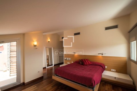 Kattohuoneisto myytävänä Castelldefels, Barcelona, Espanja, 4 makuuhuonetta, 209 m2 No. 192751 - kuva 12