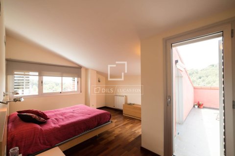 Kattohuoneisto myytävänä Castelldefels, Barcelona, Espanja, 4 makuuhuonetta, 209 m2 No. 192751 - kuva 13