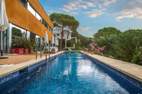 Villa till salu i Cabrils, Barcelona, Spanien 2 sovrum, 290 kvm. Nr. 192750 - foto 18