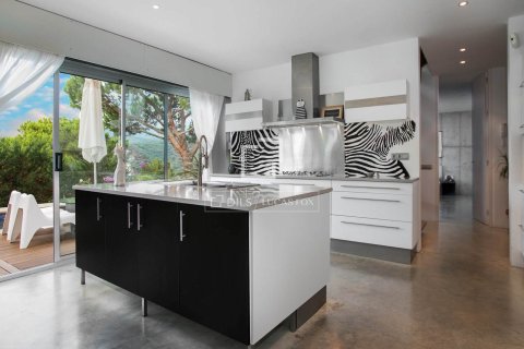 Villa till salu i Cabrils, Barcelona, Spanien 2 sovrum, 290 kvm. Nr. 192750 - foto 8