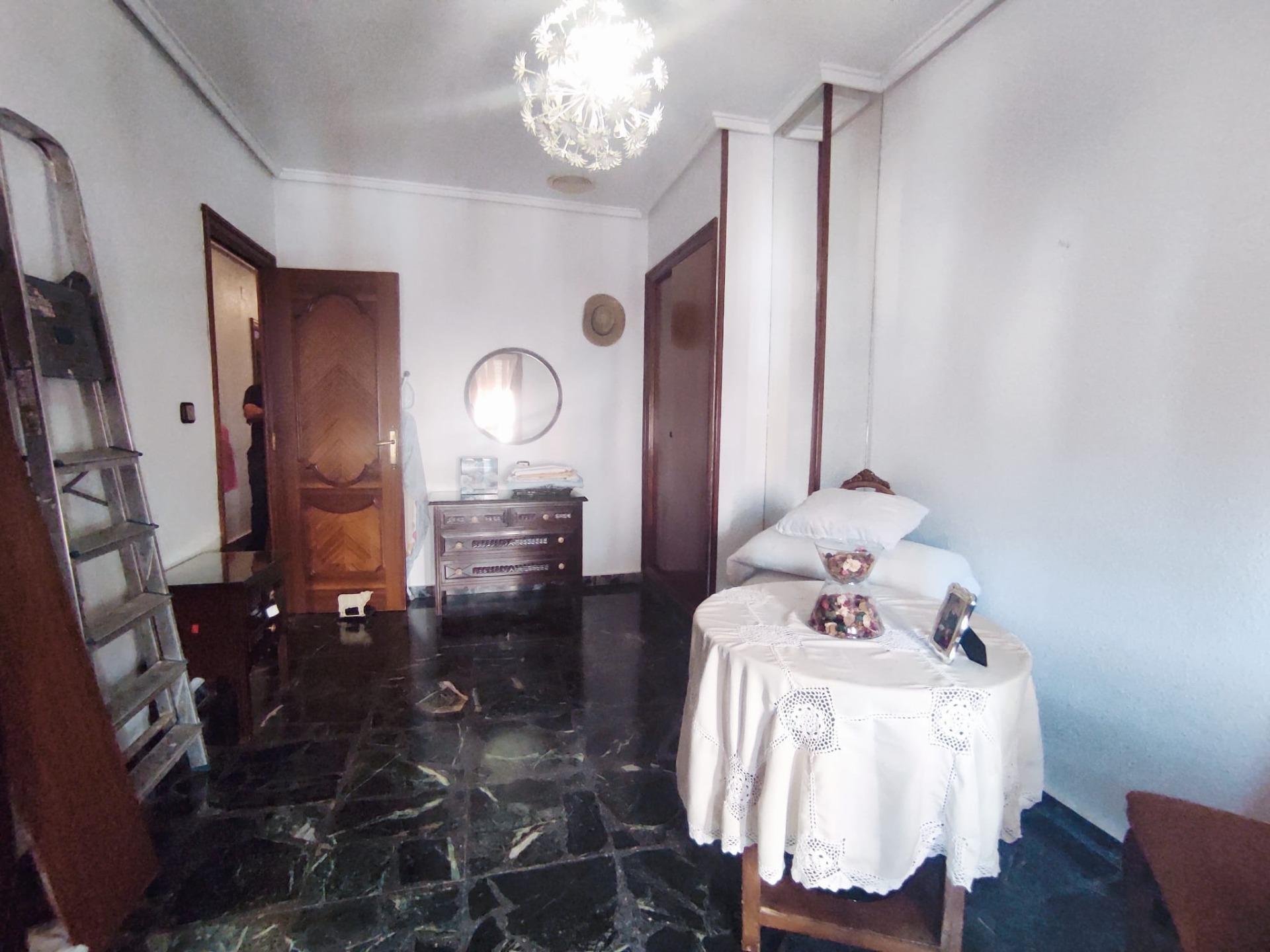 Dzīvoklis Dolores, Alicante, Spānijā 5 istabas, 165 m2 Nr. 183908