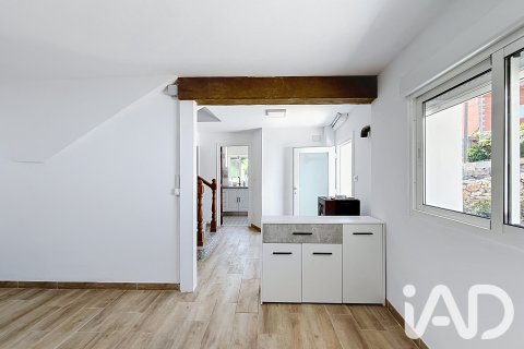Продажа дома в Вилагарсия-де-Аруса, Понтеведра, Испания 5 спален, 167м2 №187739 - фото 13