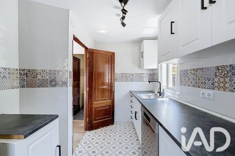 Продажа дома в Вилагарсия-де-Аруса, Понтеведра, Испания 5 спален, 167м2 №187739 - фото 8