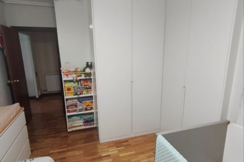 Продажа квартиры в Логроньо, Ла-Риоха, Испания 3 спальни, 116м2 №187738 - фото 16
