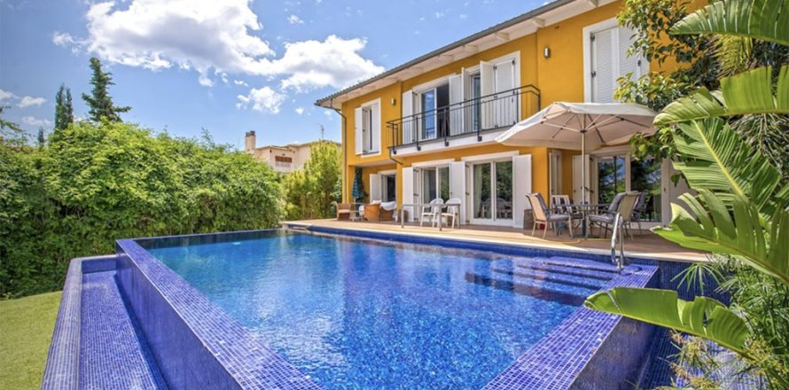 Villa in Mallorca, Spanien 4 Schlafzimmer, 305 m2 Nr. 147860