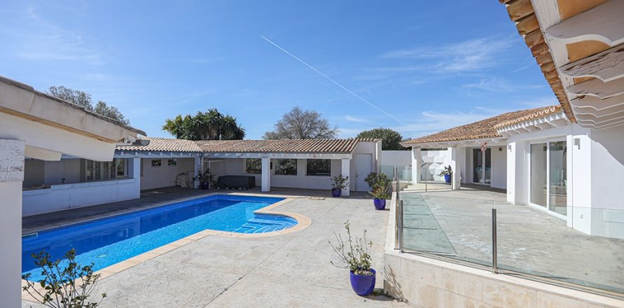 Villa i Llucmajor, Mallorca, Spanien 5 sovrum, 475 kvm. Nr. 147861
