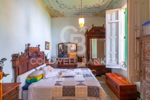Villa for sale in Barcelona, Spain 8 bedrooms, 377 sq.m. No. 158251 - photo 12