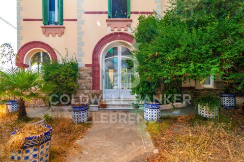Villa for sale in Barcelona, Spain 8 bedrooms, 377 sq.m. No. 158251 - photo 28
