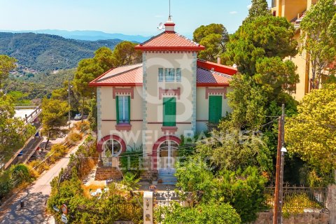 Villa for sale in Barcelona, Spain 8 bedrooms, 377 sq.m. No. 158251 - photo 30