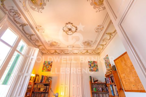 Villa for sale in Barcelona, Spain 8 bedrooms, 377 sq.m. No. 158251 - photo 15