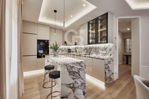 Huoneisto myytävänä Madrid, Espanja, 2 makuuhuonetta, 129 m2 No. 158252 - kuva 7