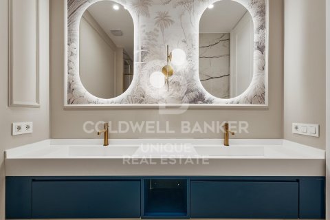 Huoneisto myytävänä Madrid, Espanja, 2 makuuhuonetta, 129 m2 No. 158252 - kuva 10