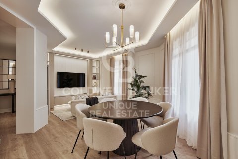 Huoneisto myytävänä Madrid, Espanja, 2 makuuhuonetta, 129 m2 No. 158252 - kuva 4
