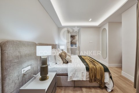 Huoneisto myytävänä Madrid, Espanja, 2 makuuhuonetta, 129 m2 No. 158252 - kuva 12