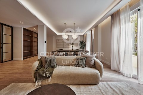 Lägenhet i Madrid, Spanien 5 sovrum, 235 kvm. Nr. 158254