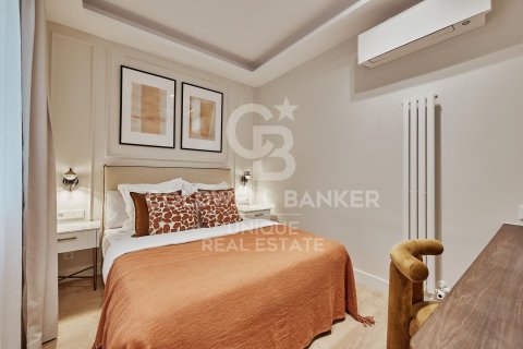 Huoneisto myytävänä Madrid, Espanja, 5 makuuhuonetta, 235 m2 No. 158254 - kuva 19