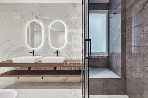 Huoneisto myytävänä Madrid, Espanja, 5 makuuhuonetta, 235 m2 No. 158254 - kuva 22