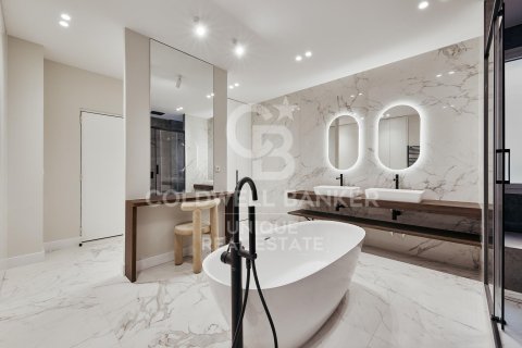 Huoneisto myytävänä Madrid, Espanja, 5 makuuhuonetta, 235 m2 No. 158254 - kuva 12