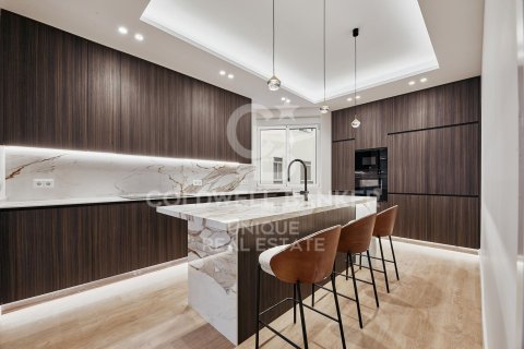 Huoneisto myytävänä Madrid, Espanja, 5 makuuhuonetta, 235 m2 No. 158254 - kuva 7