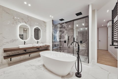 Huoneisto myytävänä Madrid, Espanja, 5 makuuhuonetta, 235 m2 No. 158254 - kuva 13
