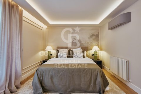 Apartment for sale in Madrid, Spain 3 bedrooms, 146 sq.m. No. 158253 - photo 18