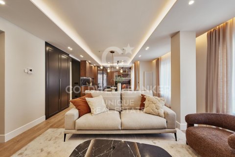 Apartment for sale in Madrid, Spain 3 bedrooms, 146 sq.m. No. 158253 - photo 4