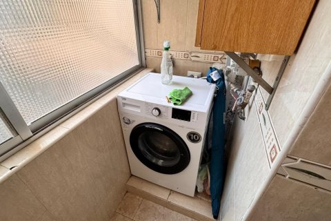 Lägenhet för uthyrning i Alicante, Spanien 70 kvm. Nr. 144372 - foto 17