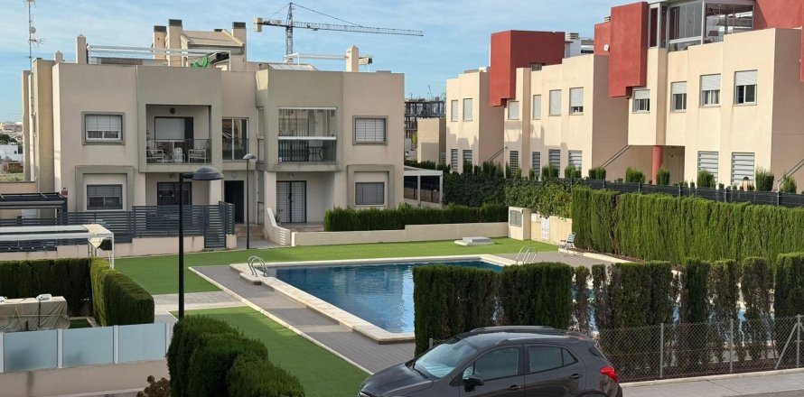 Bungalow à Torrevieja, Alicante, Espagne 63 m2 No. 144369