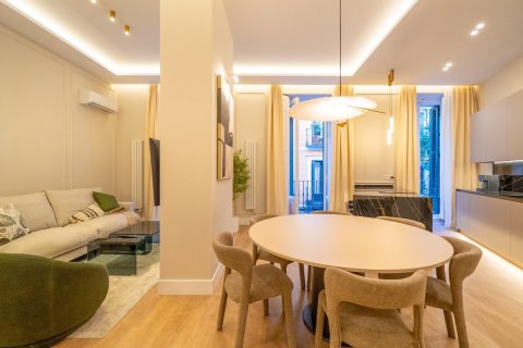 Apartment for sale in Madrid, Spain 3 bedrooms, 146 sq.m. No. 144368 - photo 14
