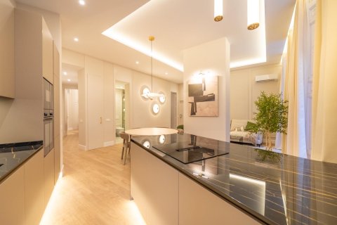 Apartment for sale in Madrid, Spain 3 bedrooms, 146 sq.m. No. 144368 - photo 17