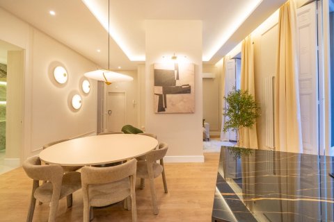 Apartment for sale in Madrid, Spain 3 bedrooms, 146 sq.m. No. 144368 - photo 16
